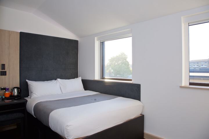 Room 9 of 50