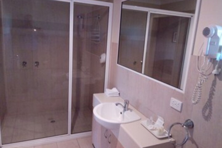 Room 6 of 18