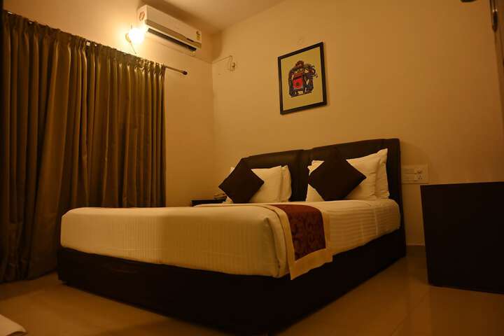 Room 32 of 63
