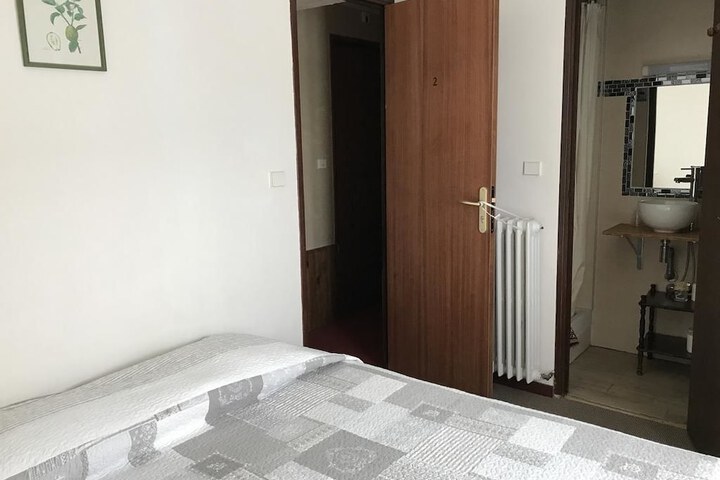 Room 3 of 24