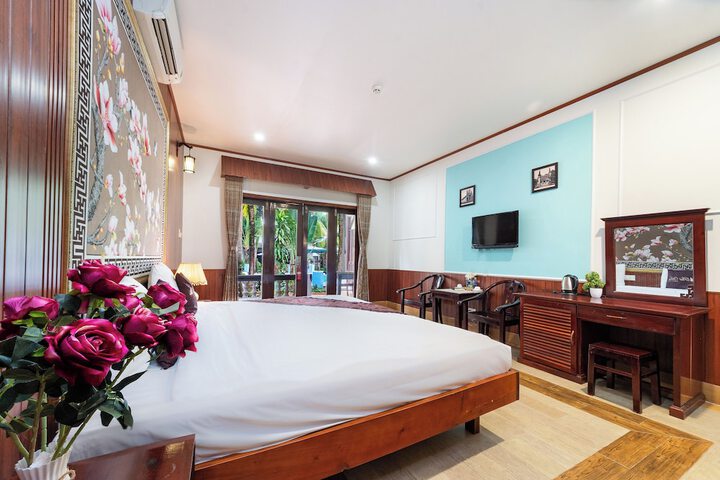 Room 3 of 65