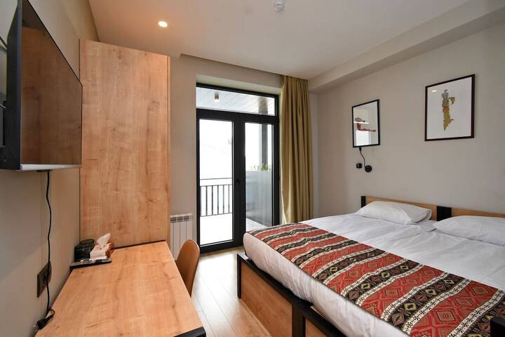 Room 25 of 61