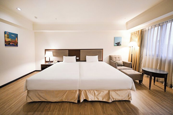 Room 13 of 72