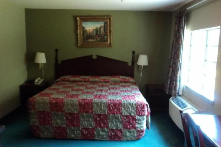 Room 2 of 12