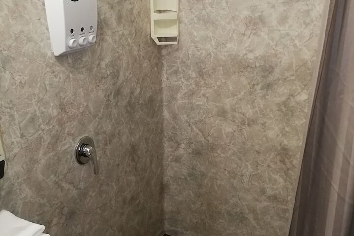 Room 70 of 100