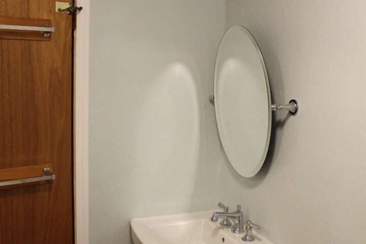 Room 8 of 12