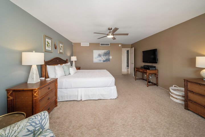Room 28 of 235