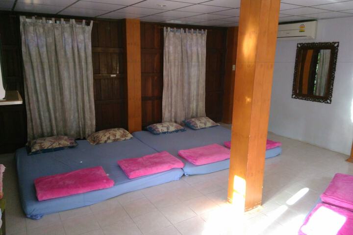 Room 5 of 35