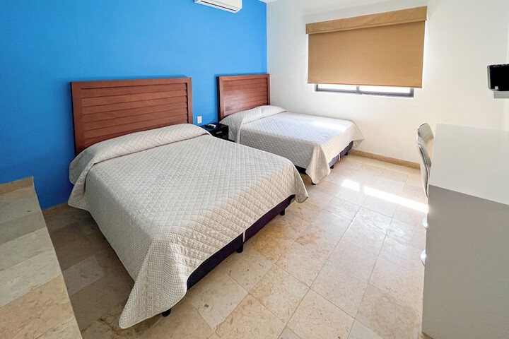 Room 3 of 96