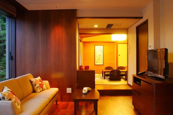 Room 8 of 38