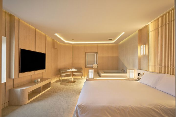 Room 31 of 142