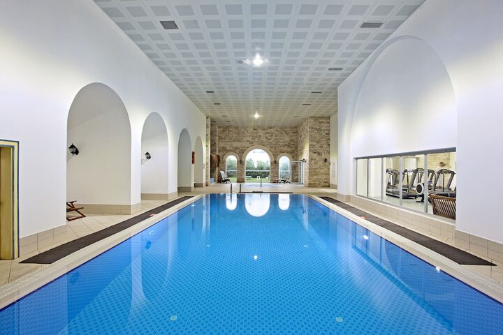 Pool 53 of 86