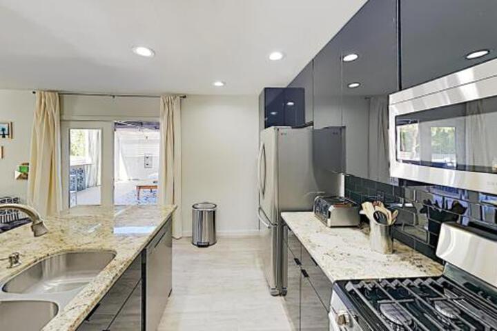 N Blando Home 2387 in Palm Springs, CA