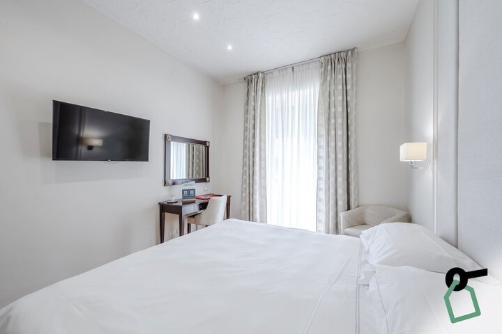 Room 3 of 72