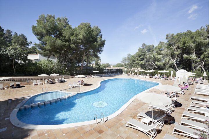 Hotel Pool