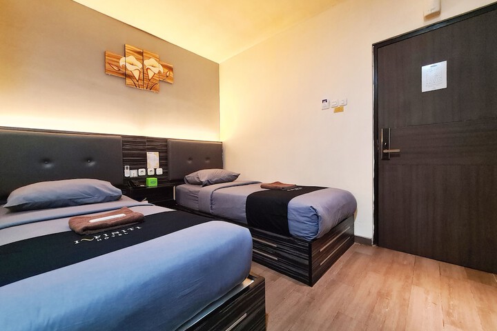 Room 16 of 36