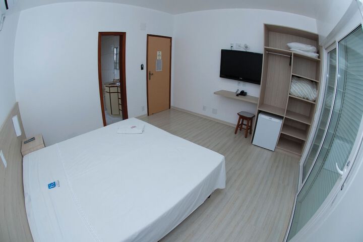 Room 12 of 38