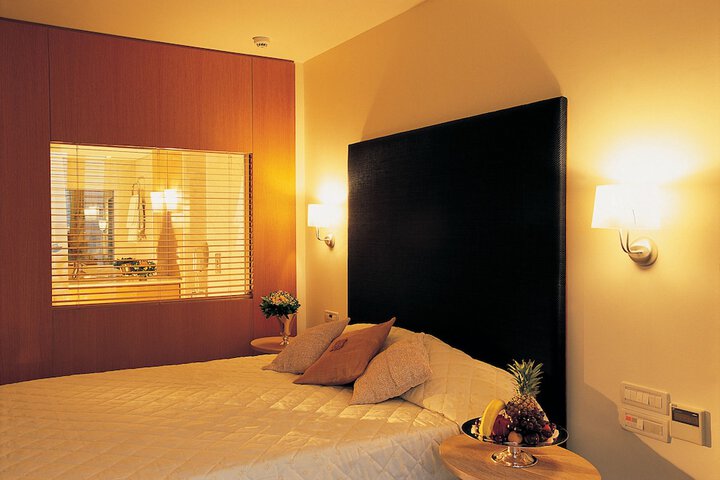 Room 3 of 24