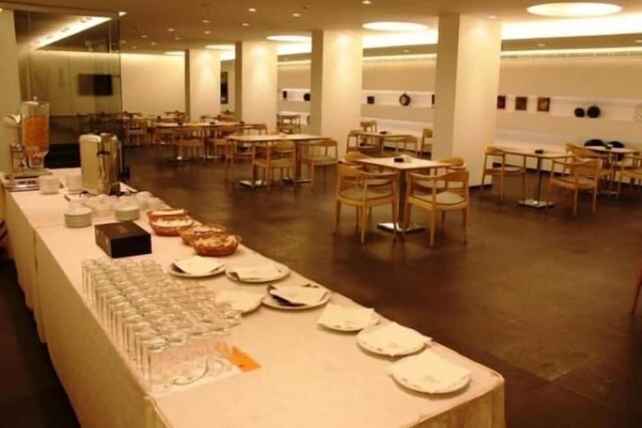 Dining 19 of 23