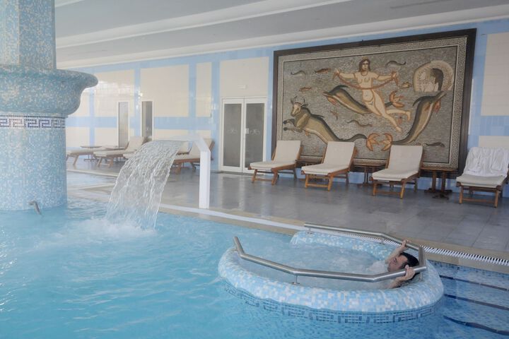 Pools & Facilities