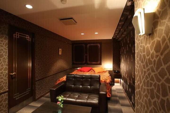 Room 15 of 36