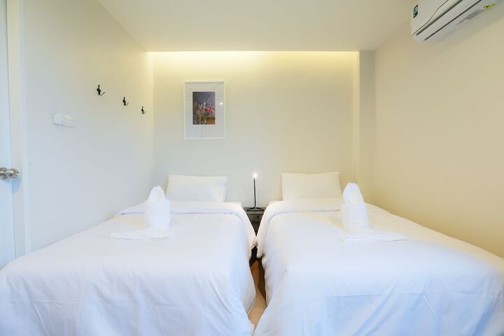 Room 6 of 49
