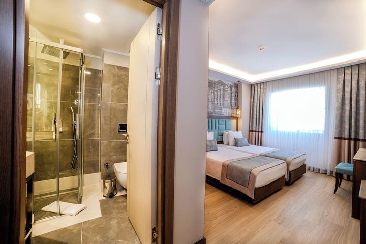 Room 21 of 65
