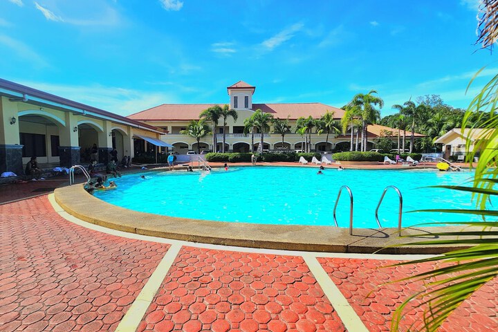 Pool 114 of 199