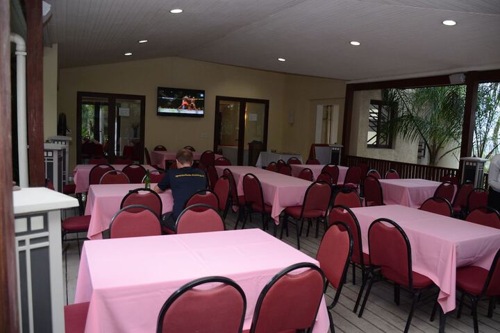 Dining 26 of 37