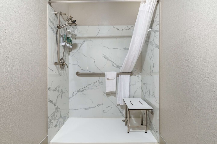 Queen Bed Accessible (7 of 14)
