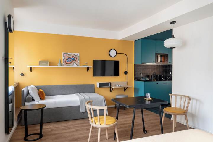Room 34 of 69