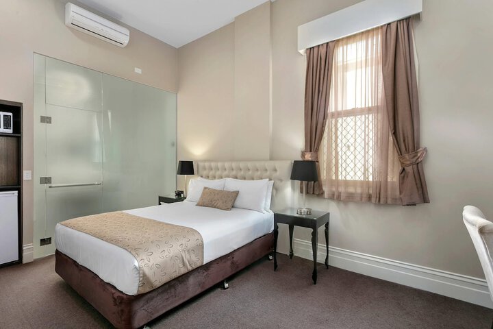 Room 17 of 43