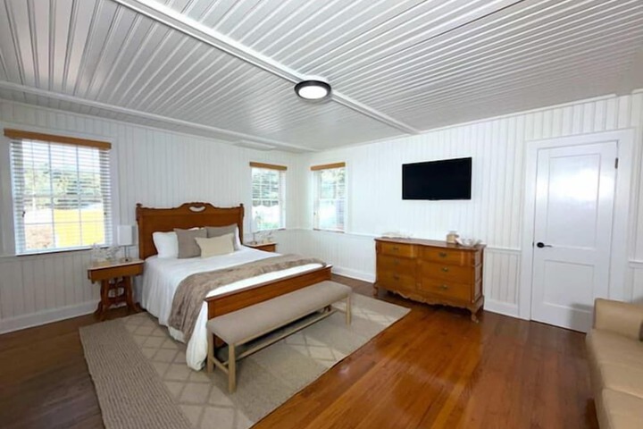Room 7 of 24