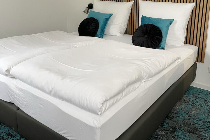 Room 4 of 6