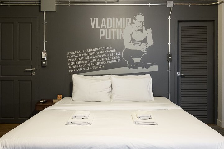 Room 37 of 100