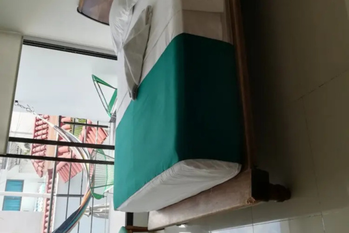 Room 5 of 13
