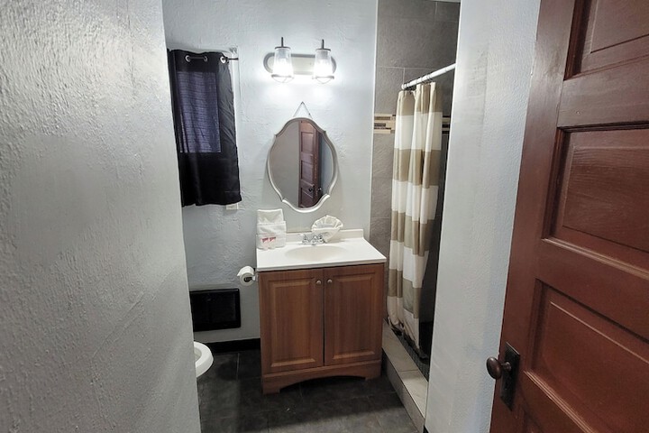 Room 51 of 66