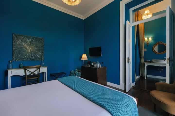 Room 32 of 274