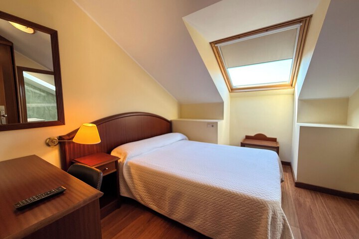 Room 37 of 93