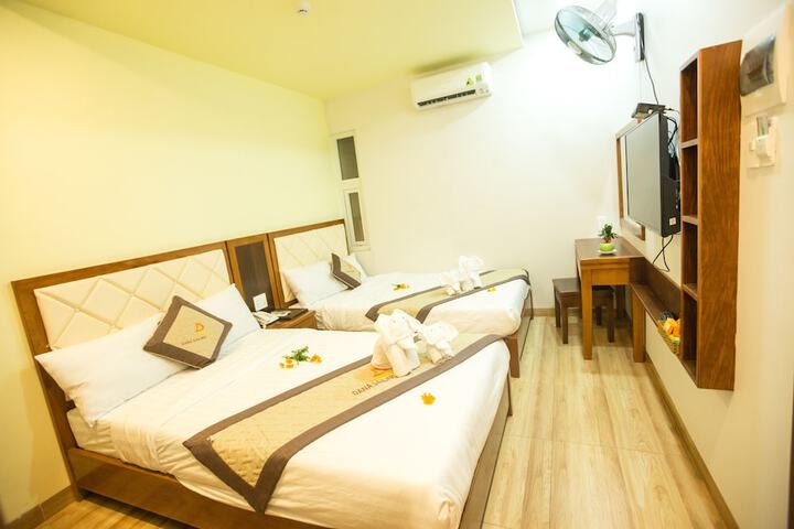 Room 21 of 34