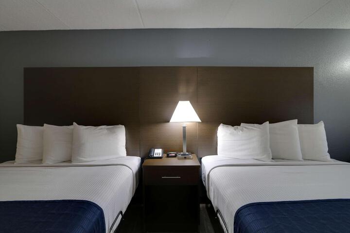 1 King Bed (19 of 21)