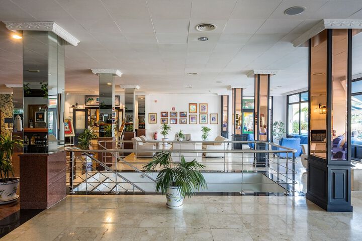Guest Lobby