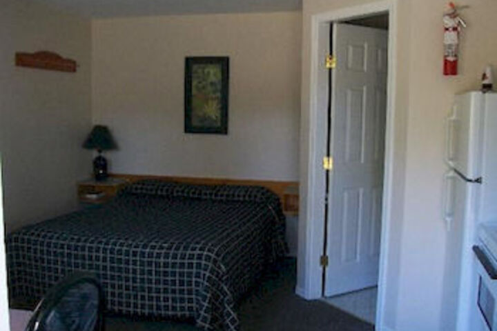 Room 17 of 33