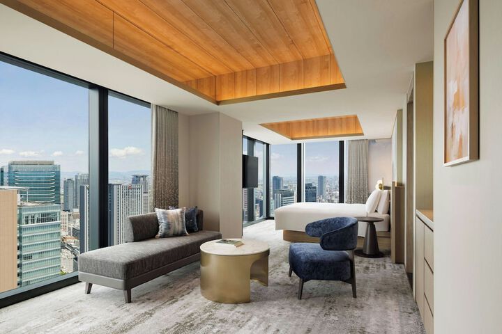 Room 25 of 63