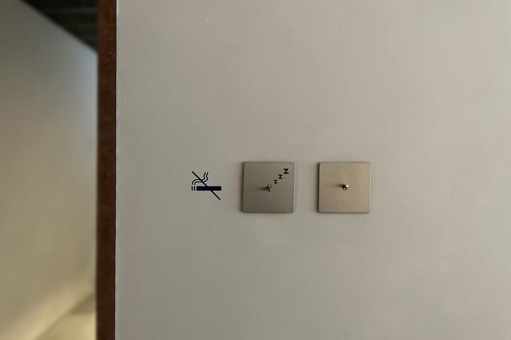 Room 4 of 95