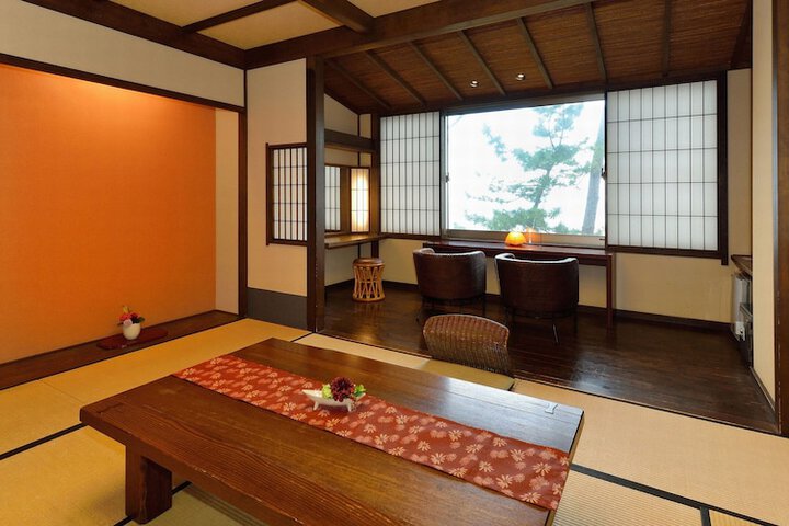Room 29 of 66