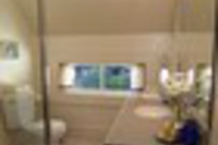 Room 104 of 162