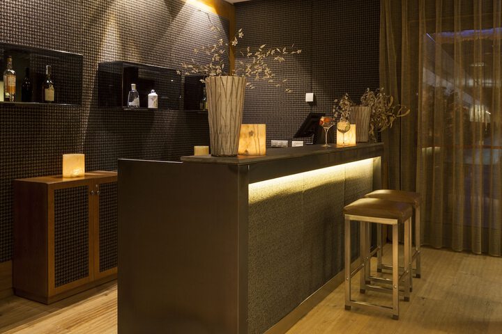 Lounge 107 of 120