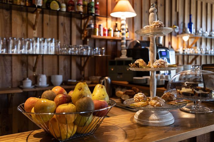Breakfast/Coffee Service 17 of 33