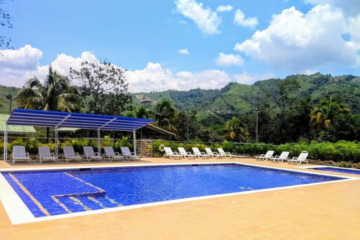 Pool 9 of 14